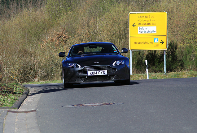 Aston Martin V8 Vantage 2012