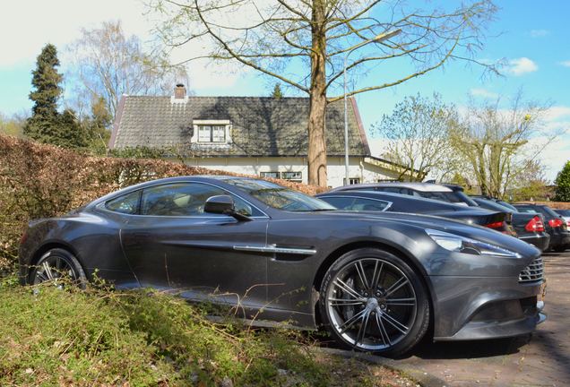 Aston Martin Vanquish 2013