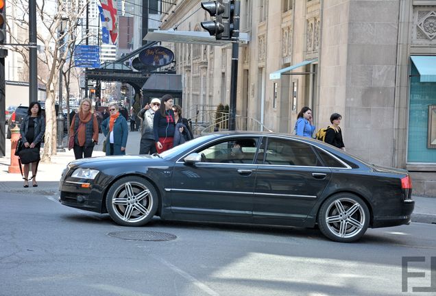 Audi S8 D3