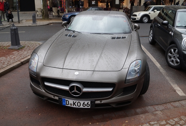 Mercedes-Benz SLS AMG