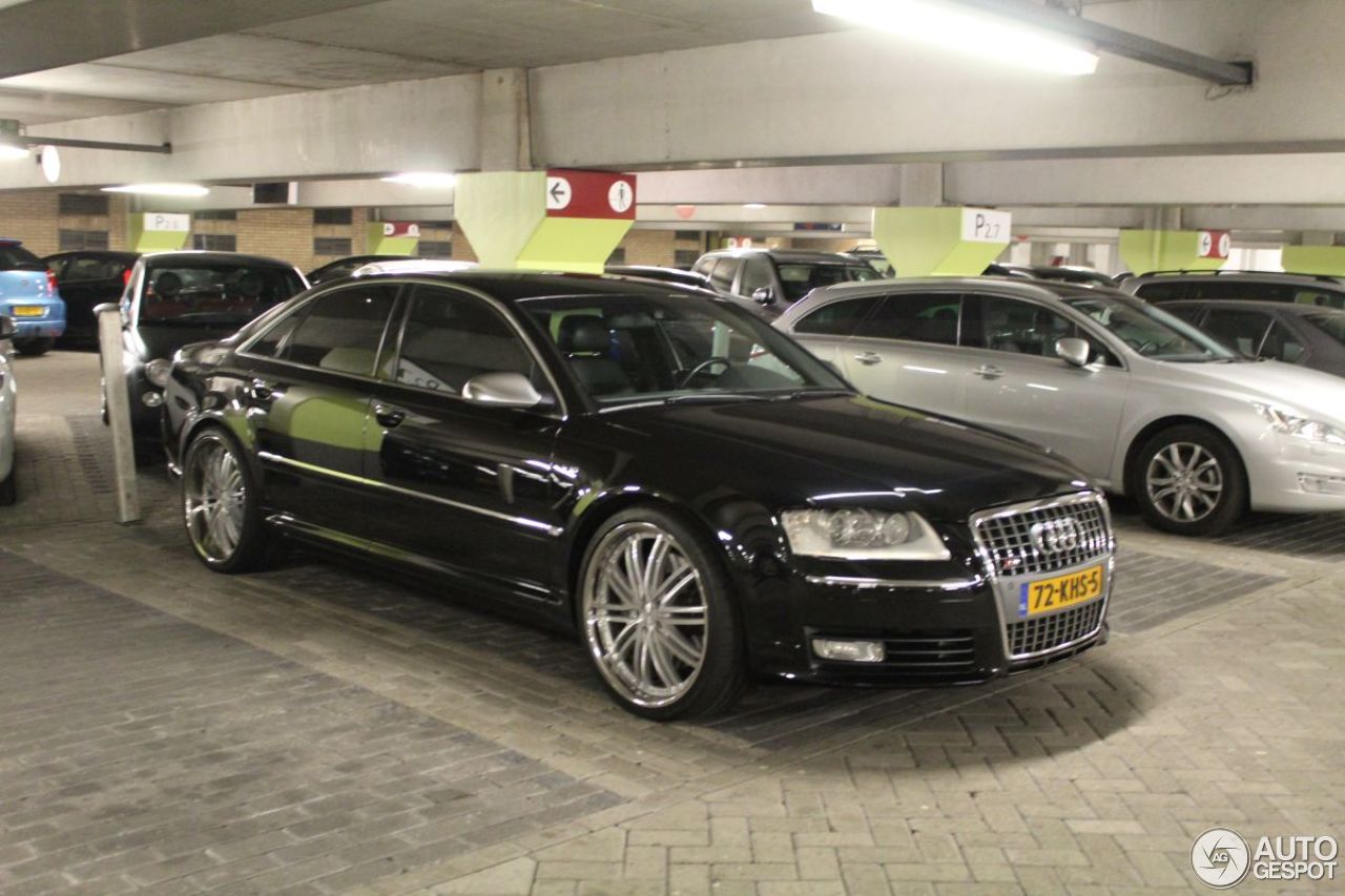 Audi S8 D3