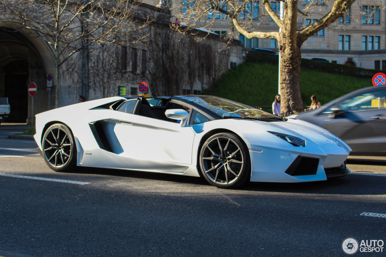 Lamborghini Aventador LP700-4 Roadster