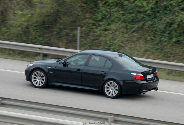 BMW M5 E60 2005