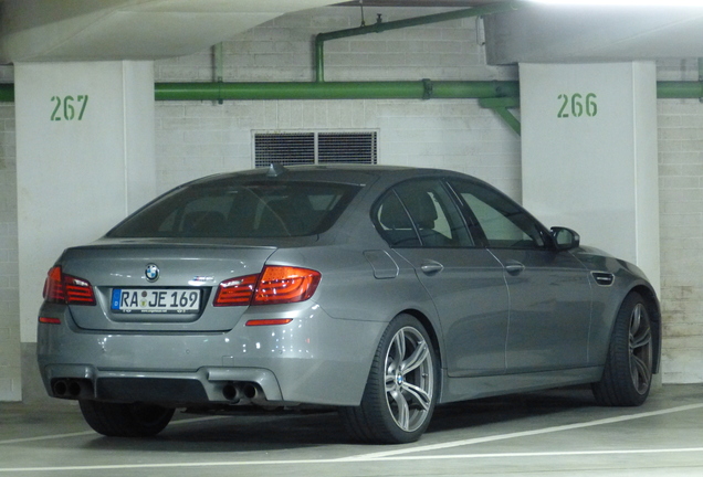 BMW M5 F10 2011