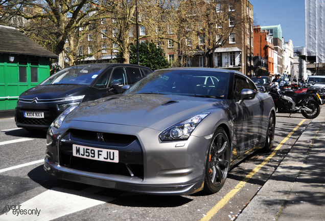 Nissan GT-R