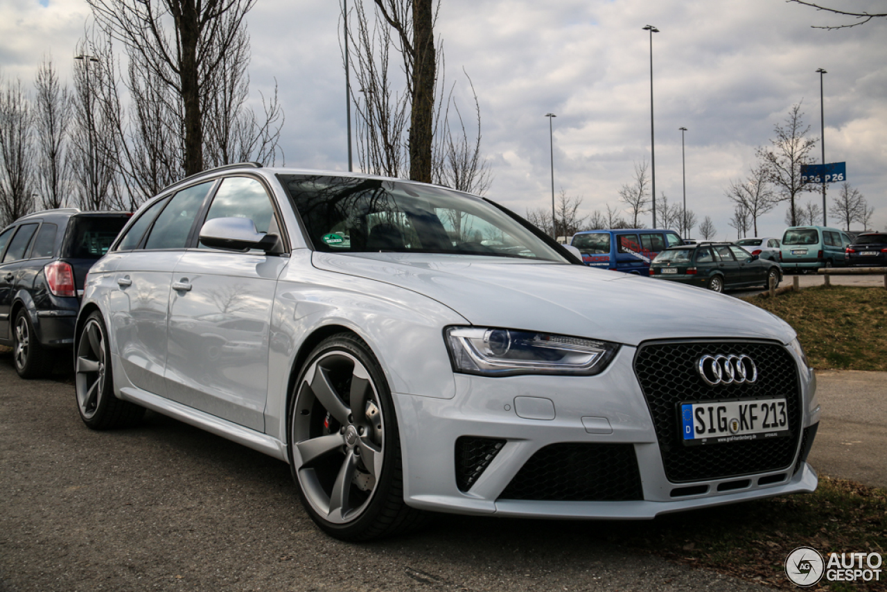 Audi RS4 Avant B8