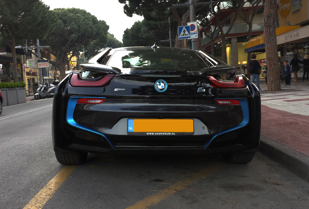 BMW i8