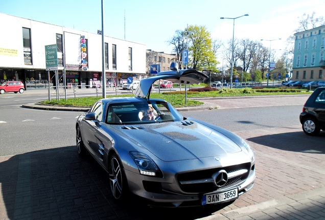 Mercedes-Benz SLS AMG