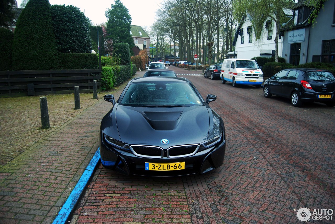 BMW i8