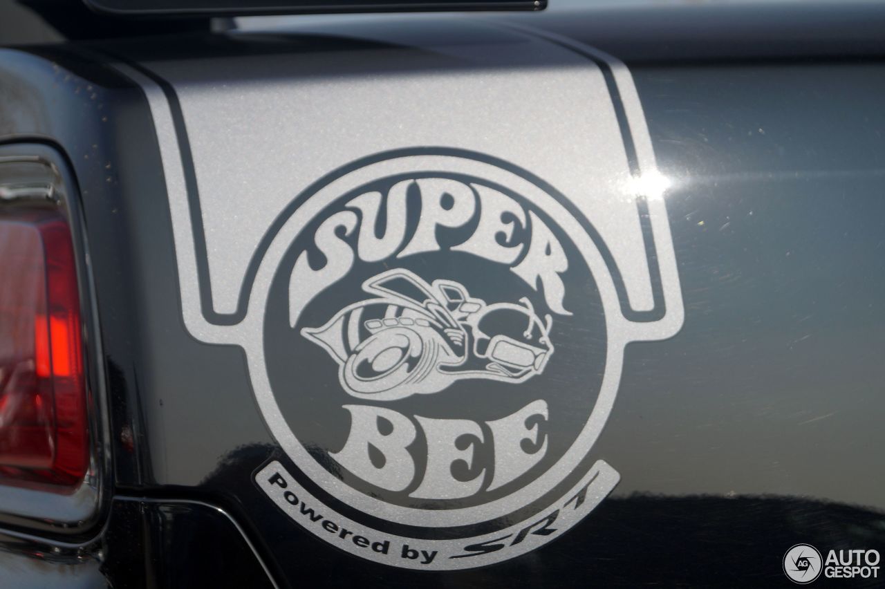 Dodge Charger SRT-8 Super Bee 2012