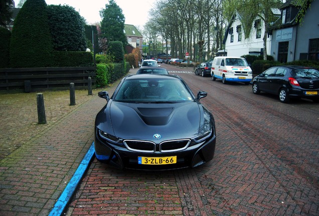 BMW i8