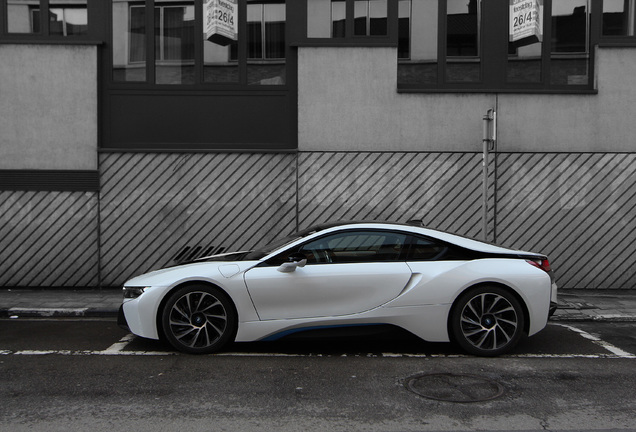 BMW i8