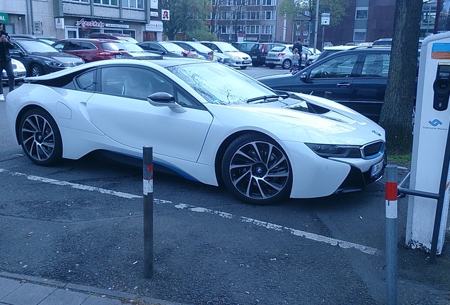 BMW i8