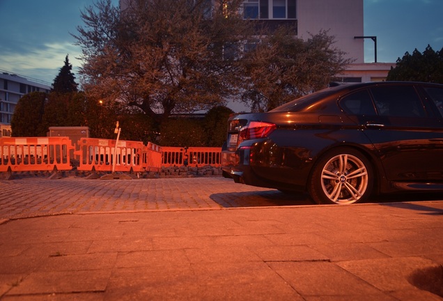 BMW M5 F10 2011