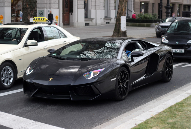 Lamborghini Aventador LP700-4