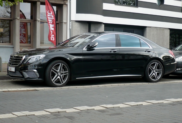 Mercedes-Benz S 65 AMG V222