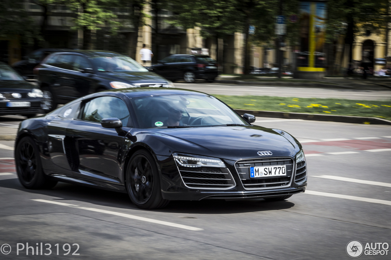 Audi R8 V10 Plus 2013