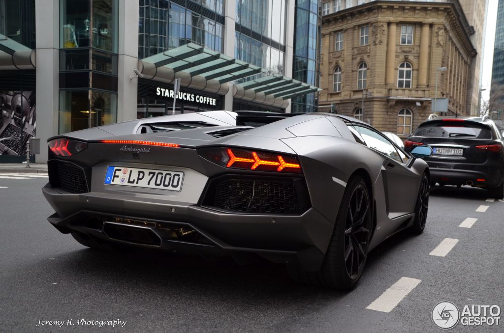 Lamborghini Aventador LP700-4 Roadster