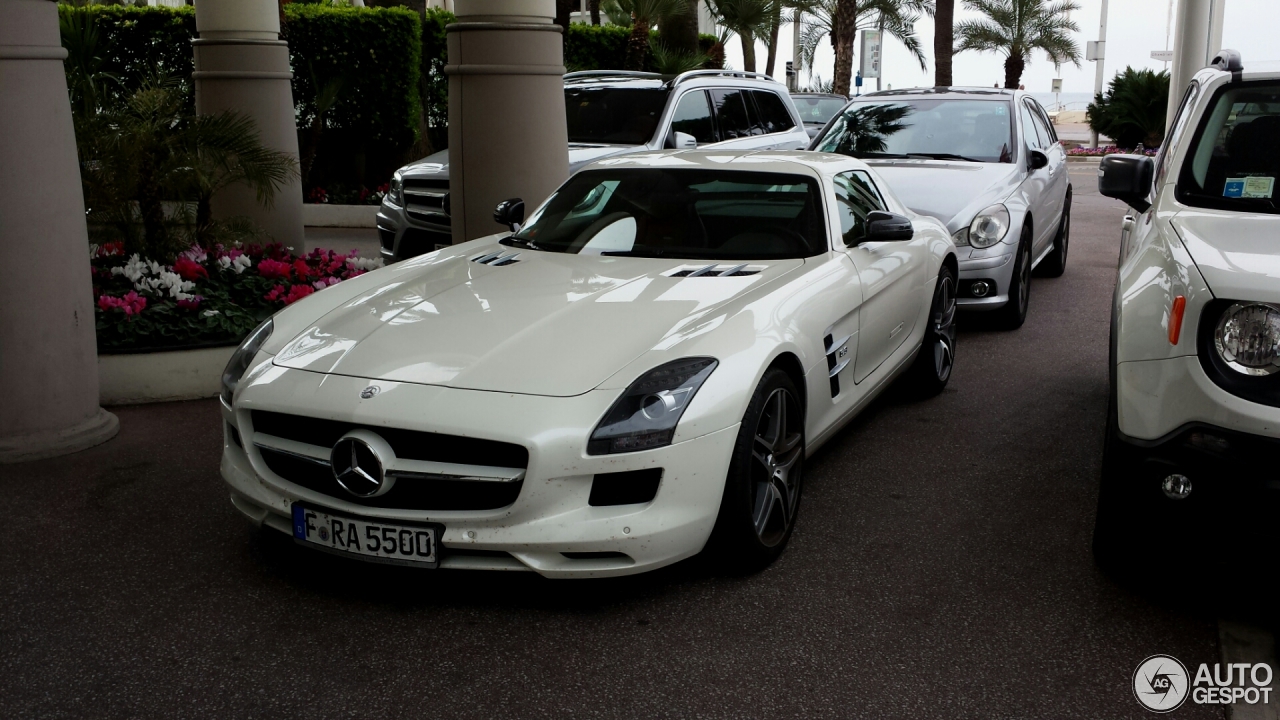 Mercedes-Benz SLS AMG