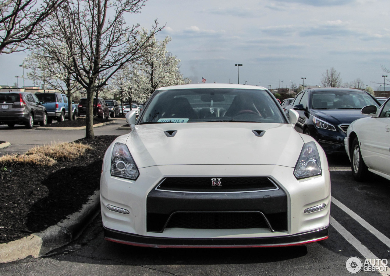 Nissan GT-R 2013