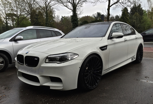 BMW M5 F10 2011