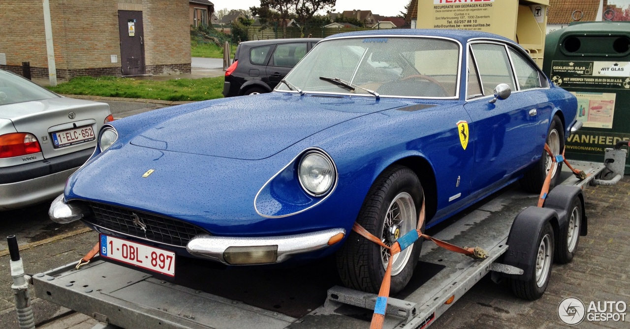 Ferrari 365 GT 2+2