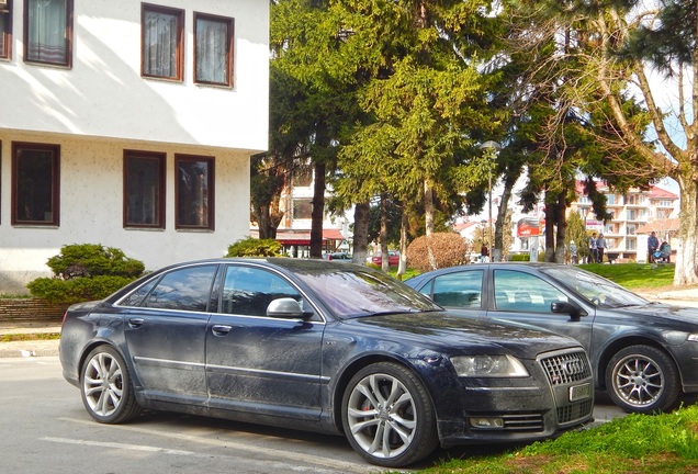 Audi S8 D3