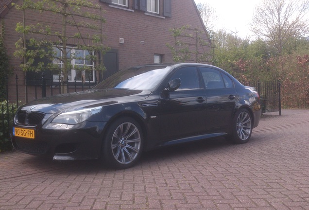 BMW M5 E60 2005