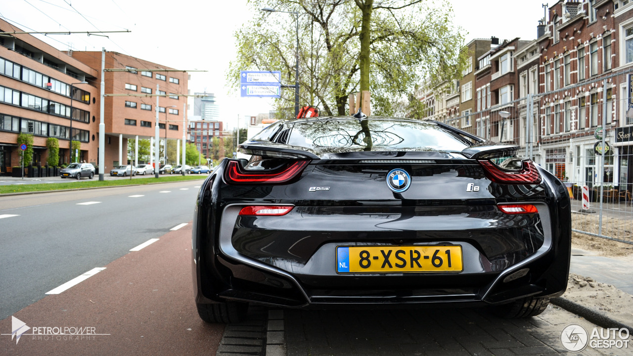 BMW i8