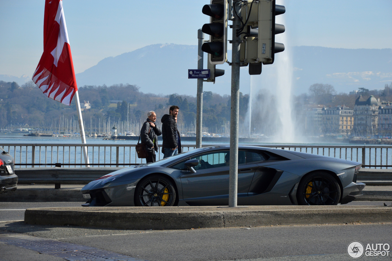 Lamborghini Aventador LP700-4