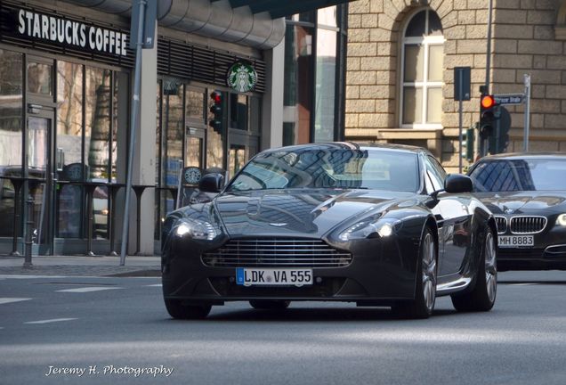 Aston Martin V8 Vantage 2012