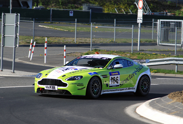 Aston Martin V8 Vantage GT4