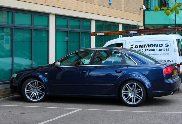 Audi RS4 Sedan