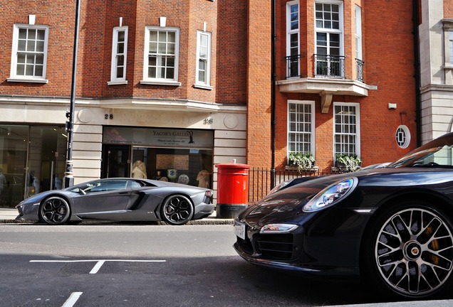 Lamborghini Aventador LP700-4