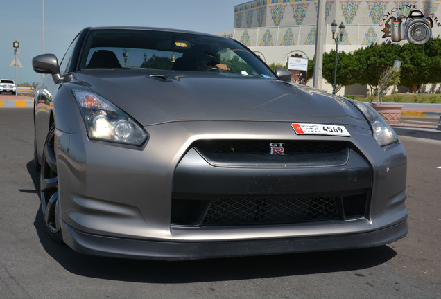 Nissan GT-R