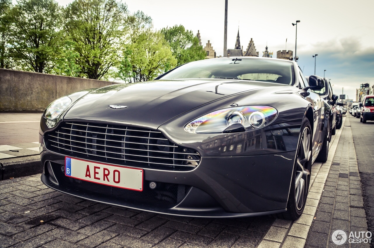 Aston Martin V8 Vantage 2012