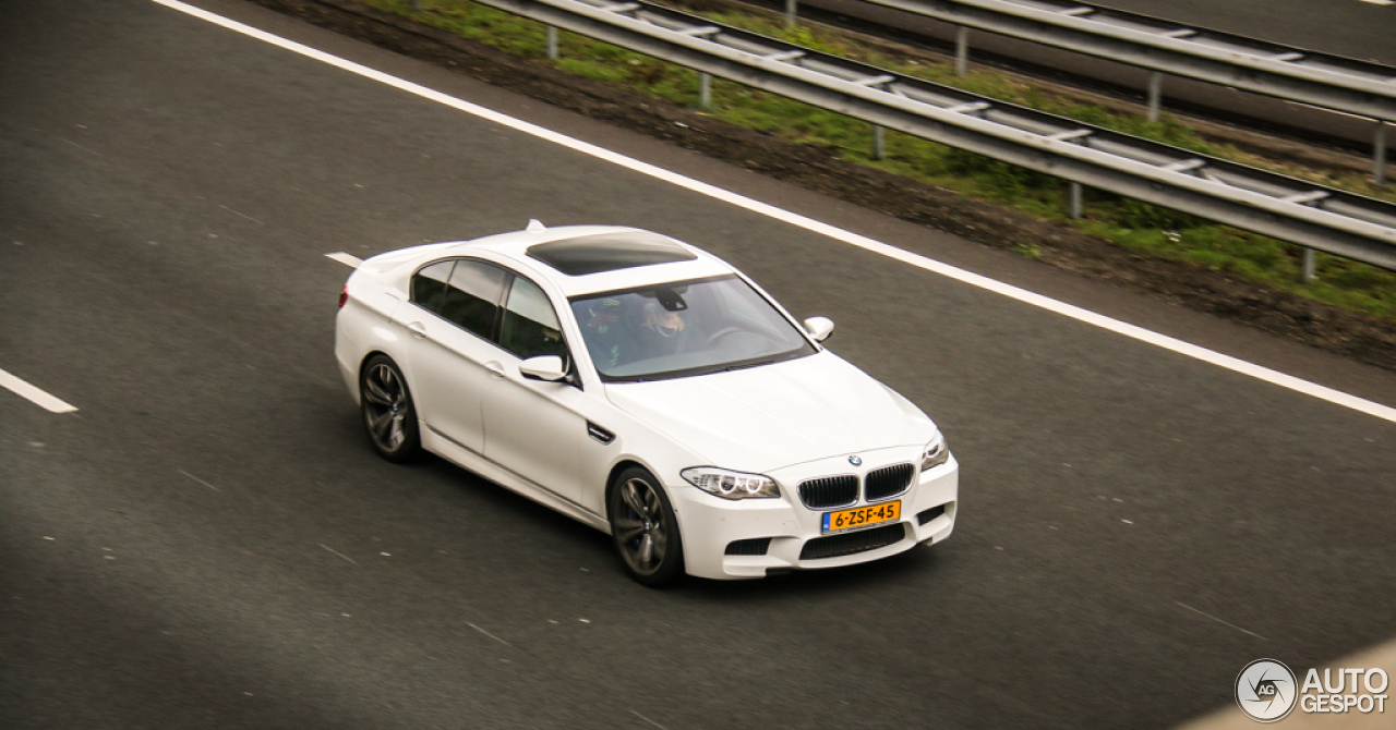 BMW M5 F10 2011