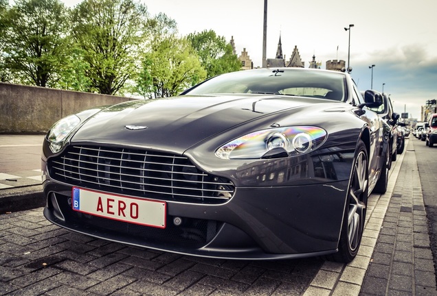 Aston Martin V8 Vantage 2012