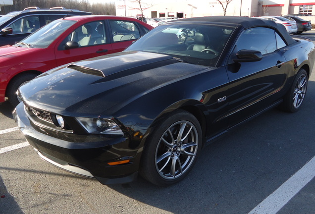 Ford Mustang GT Convertible 2011