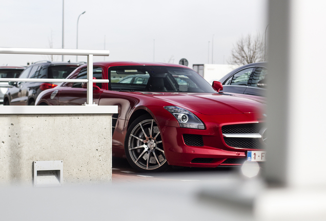 Mercedes-Benz SLS AMG