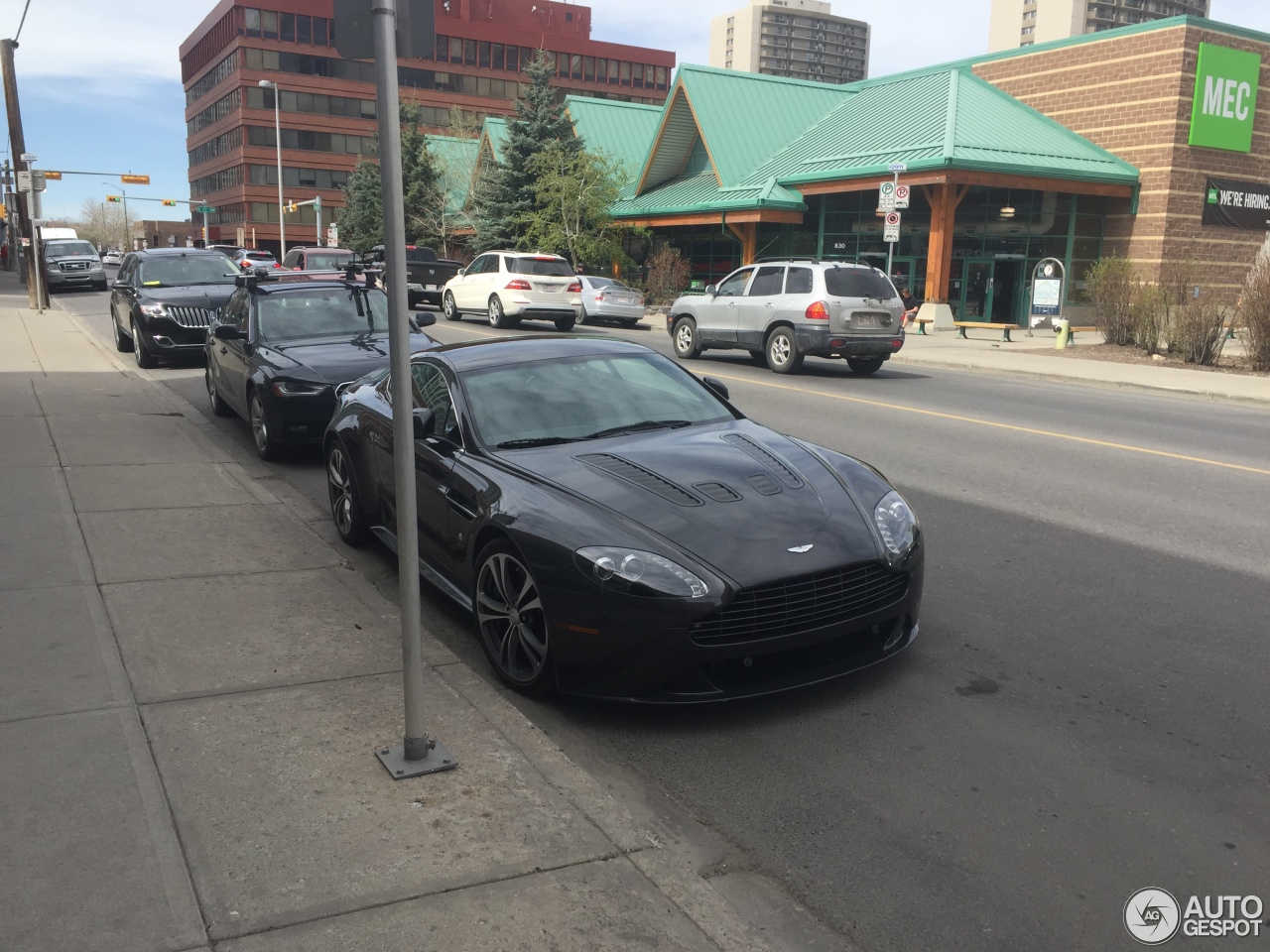 Aston Martin V12 Vantage