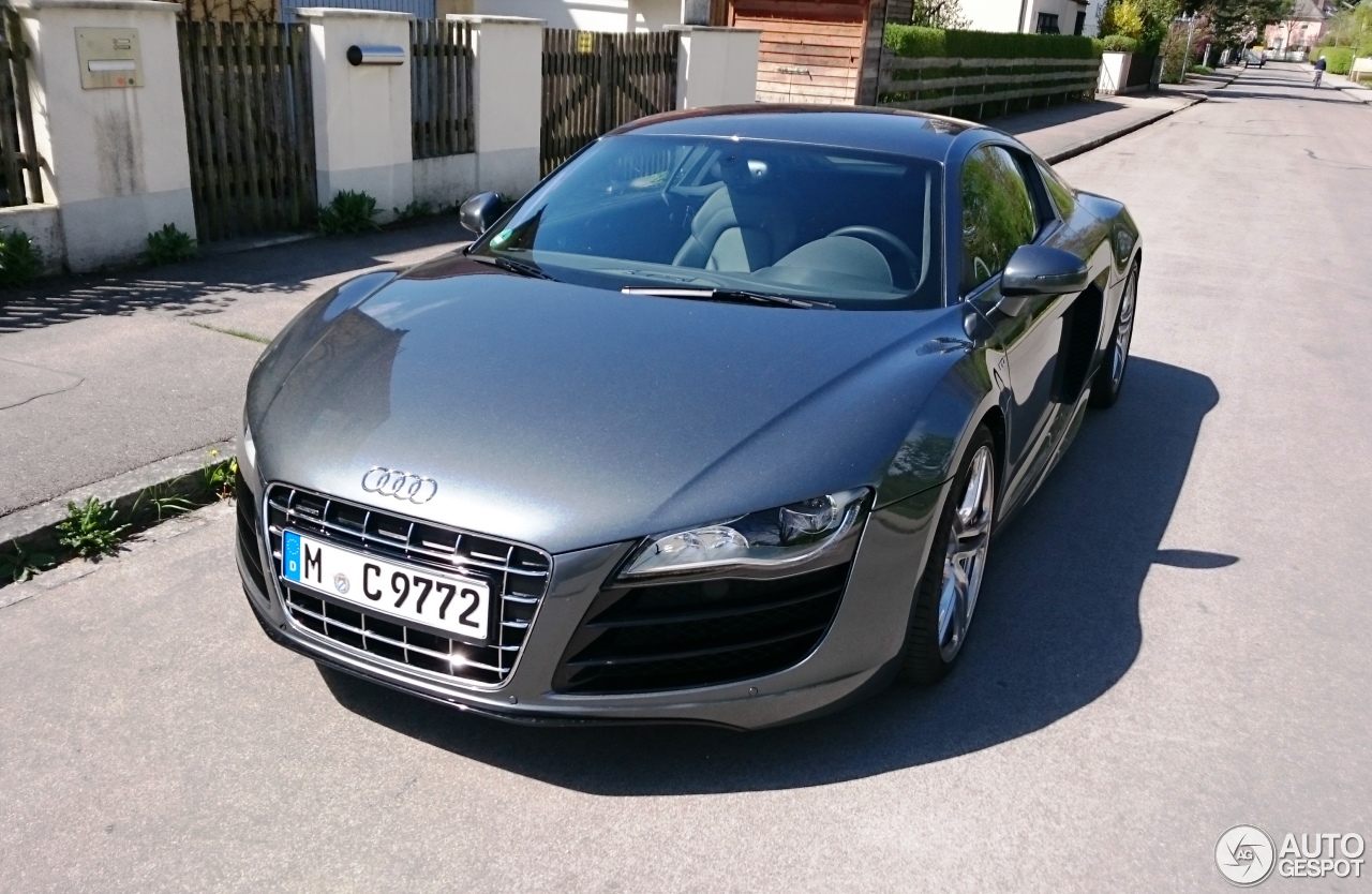 Audi R8 V10