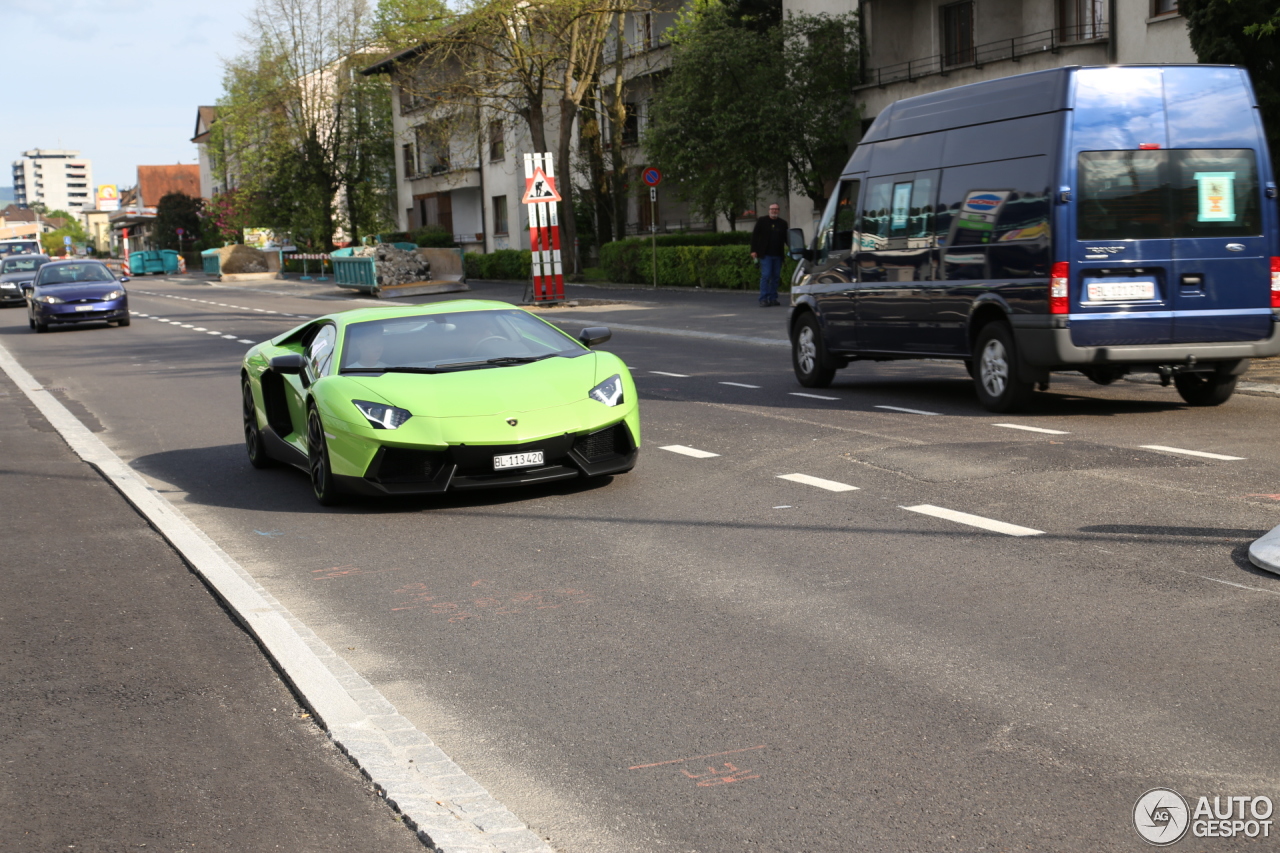 Lamborghini Aventador LP700-4