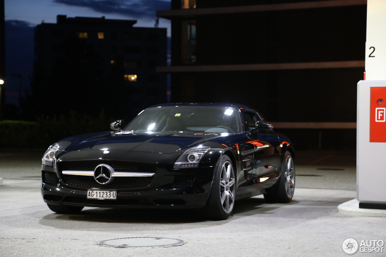 Mercedes-Benz SLS AMG