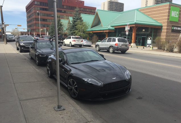 Aston Martin V12 Vantage