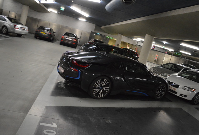 BMW i8