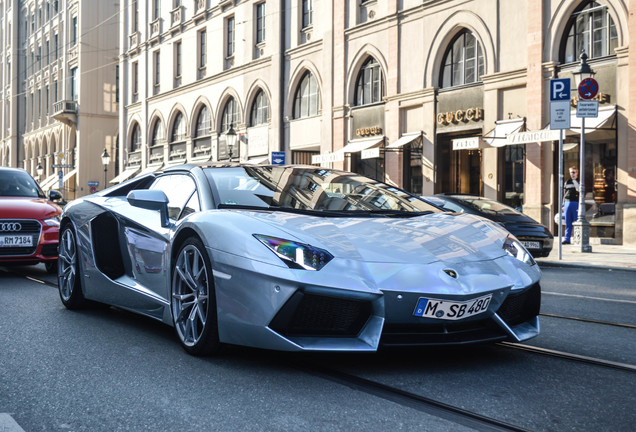 Lamborghini Aventador LP700-4 Roadster