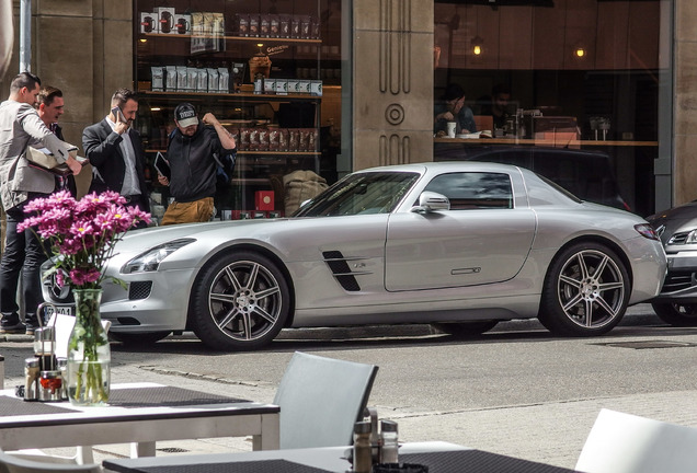 Mercedes-Benz SLS AMG