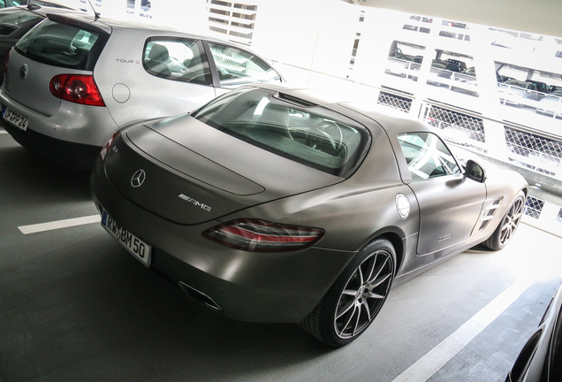 Mercedes-Benz SLS AMG