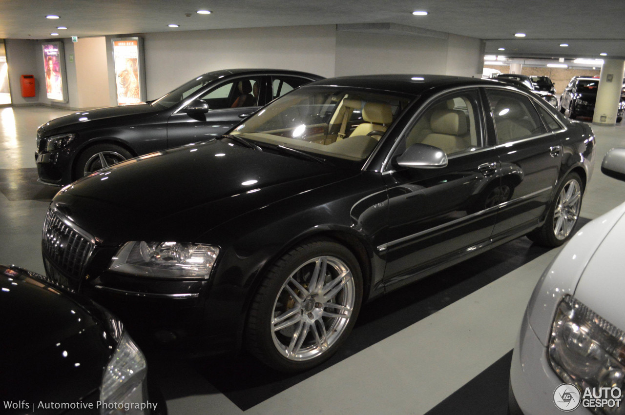 Audi S8 D3